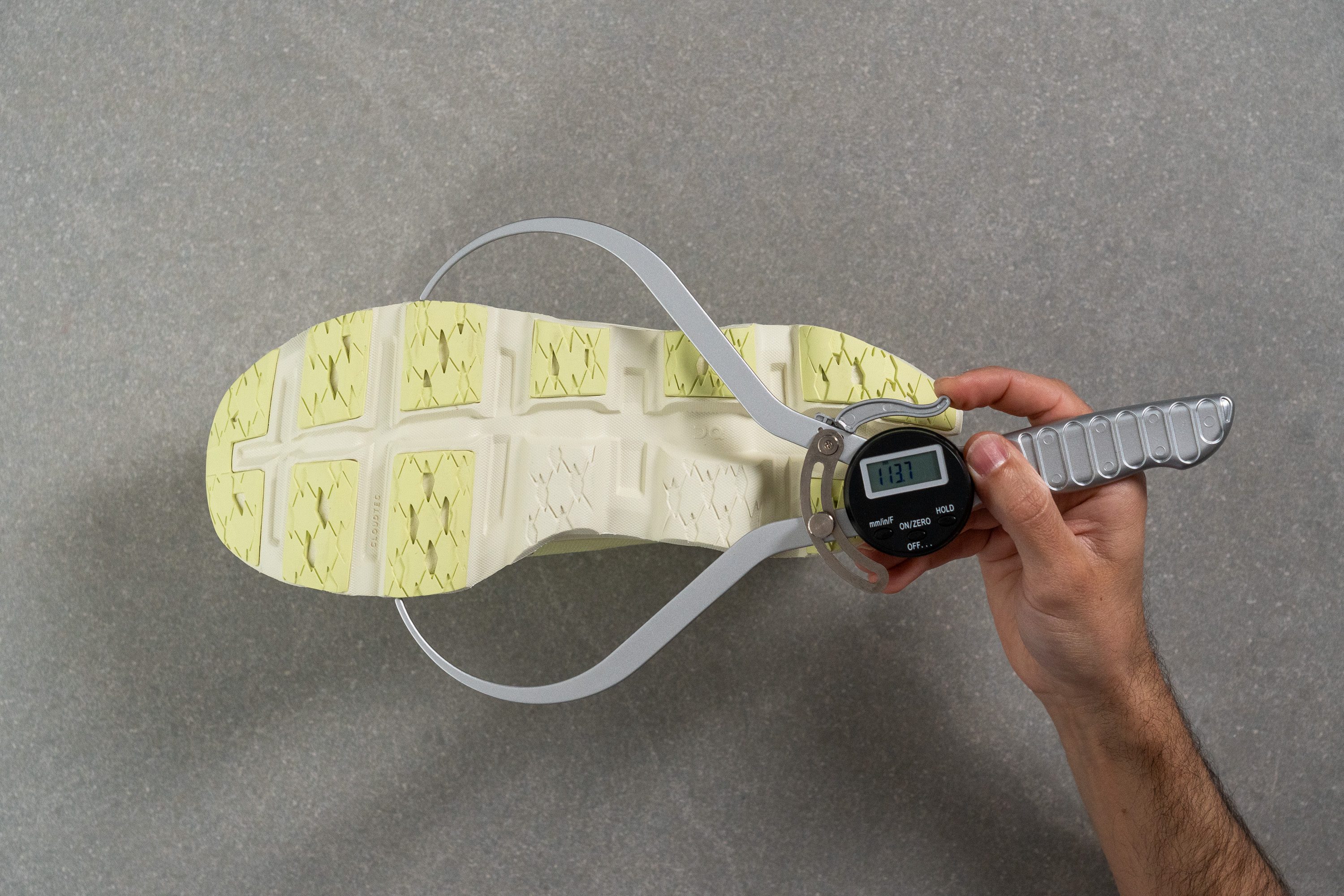 On Cloudmonster 3 Midsole width - forefoot