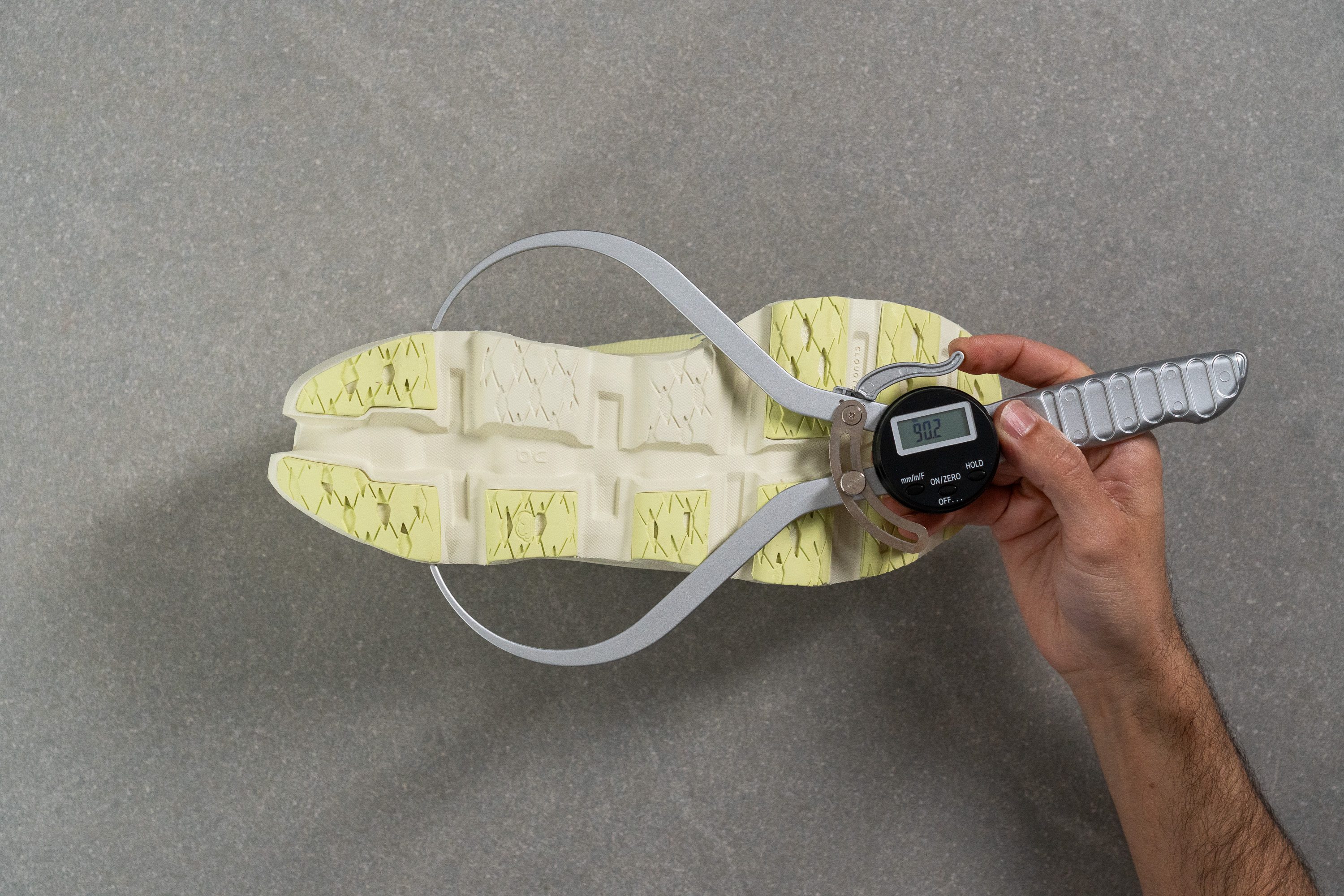 On Cloudmonster 3 Midsole width - heel