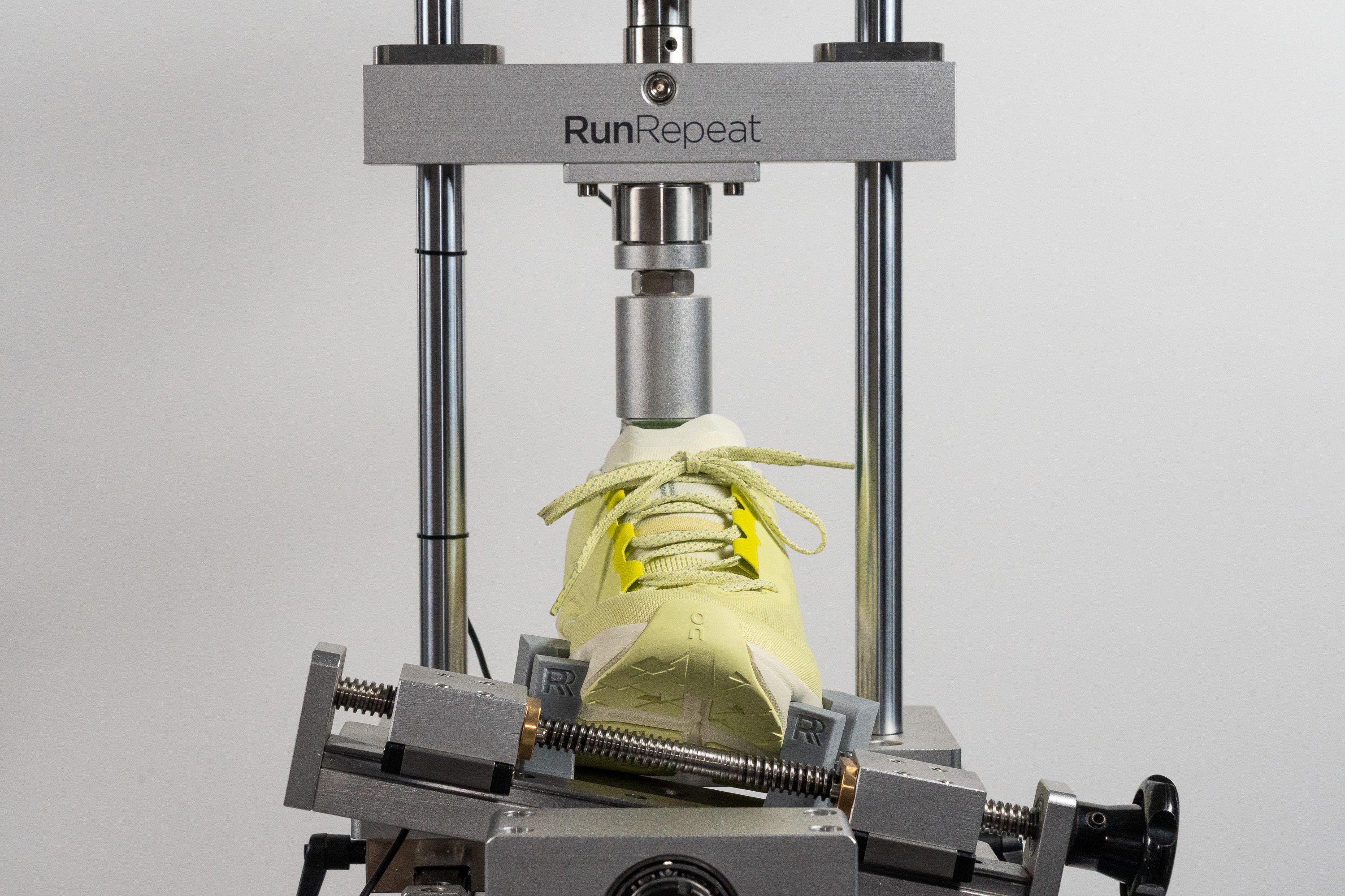 On Cloudmonster 3 Torsional rigidity