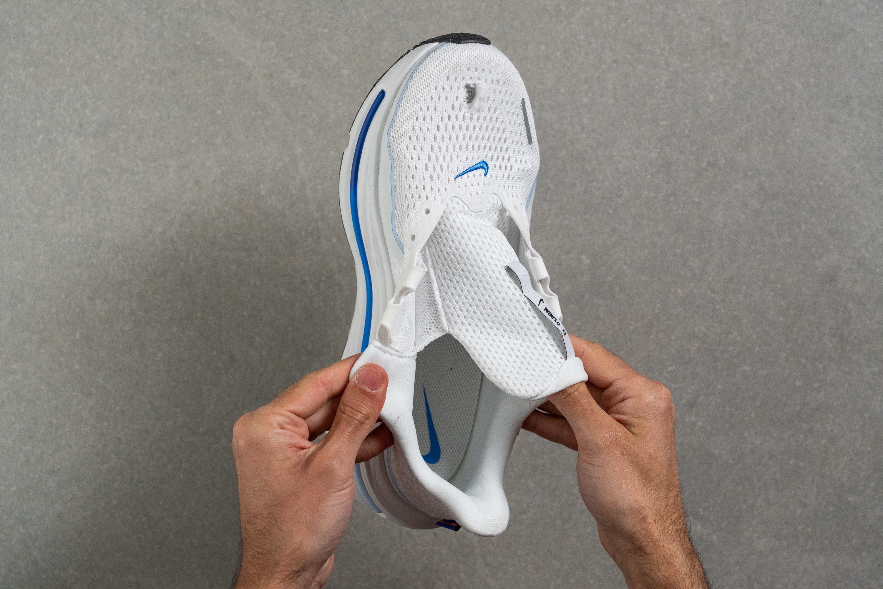 Nike Winflo 12 Tongue: gusset type