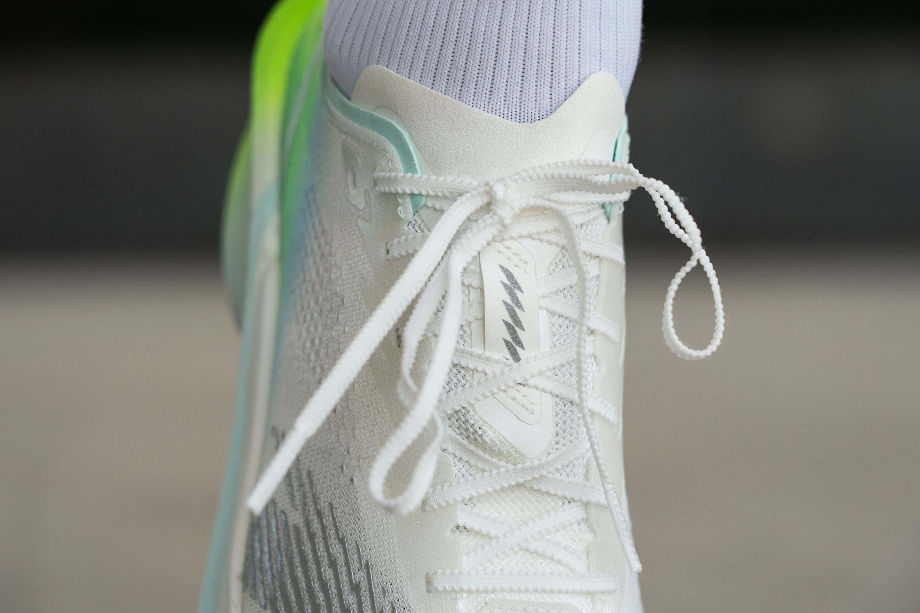 ANTA Mach 6 Pro laces