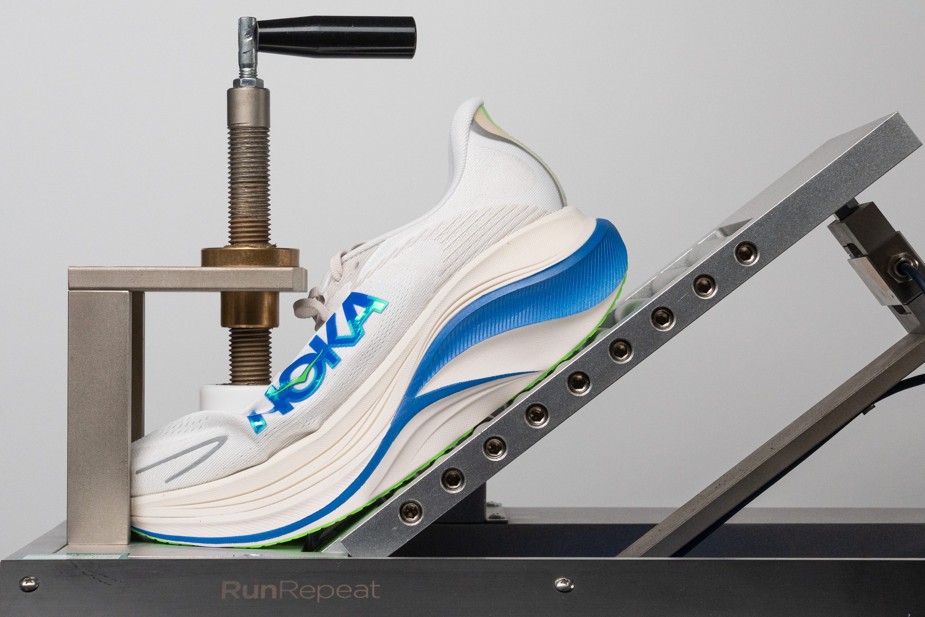 HOKA Skyward X 2 Flexibility / Stiffness