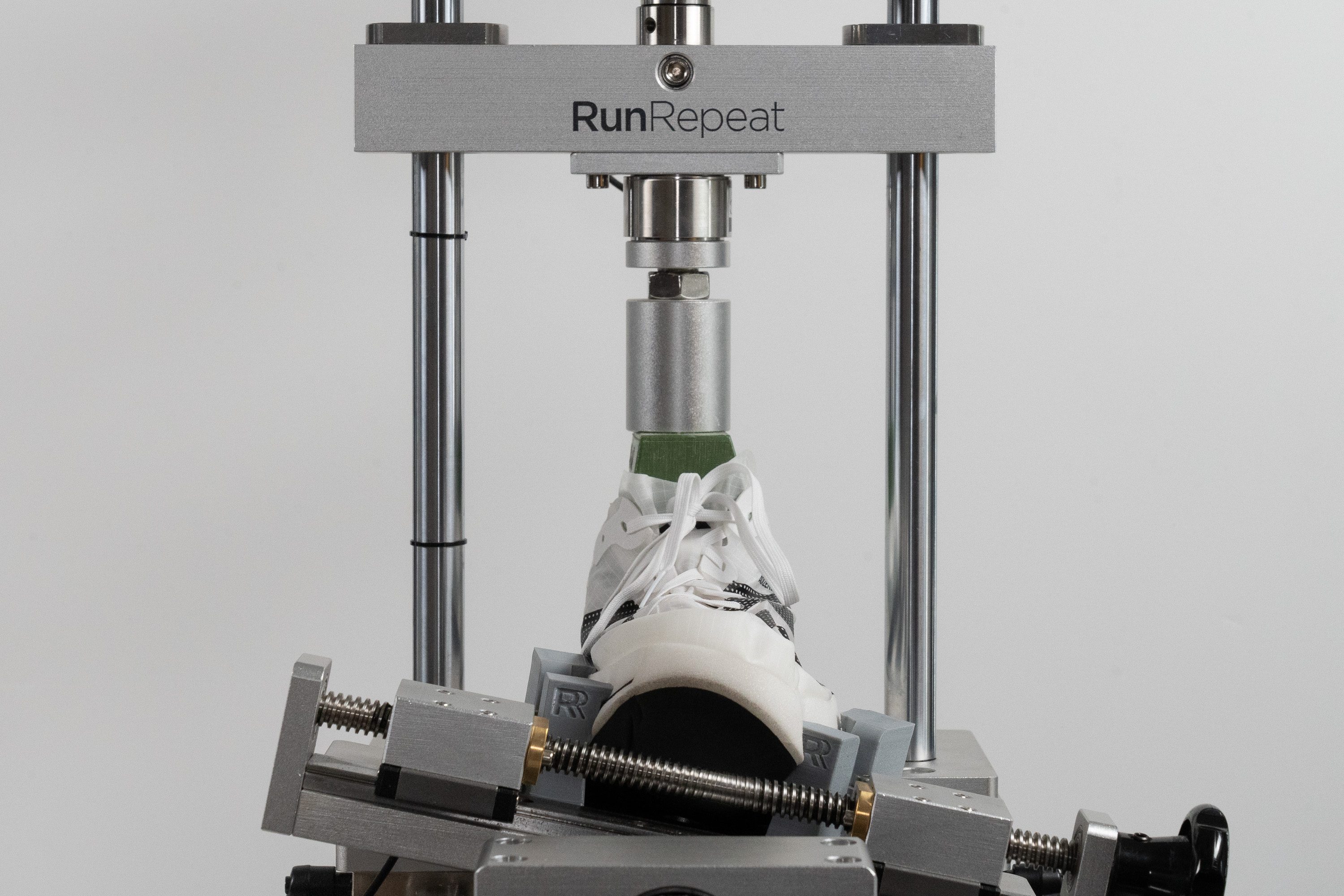 Adidas Adizero Adios Pro Evo 3 Torsional rigidity