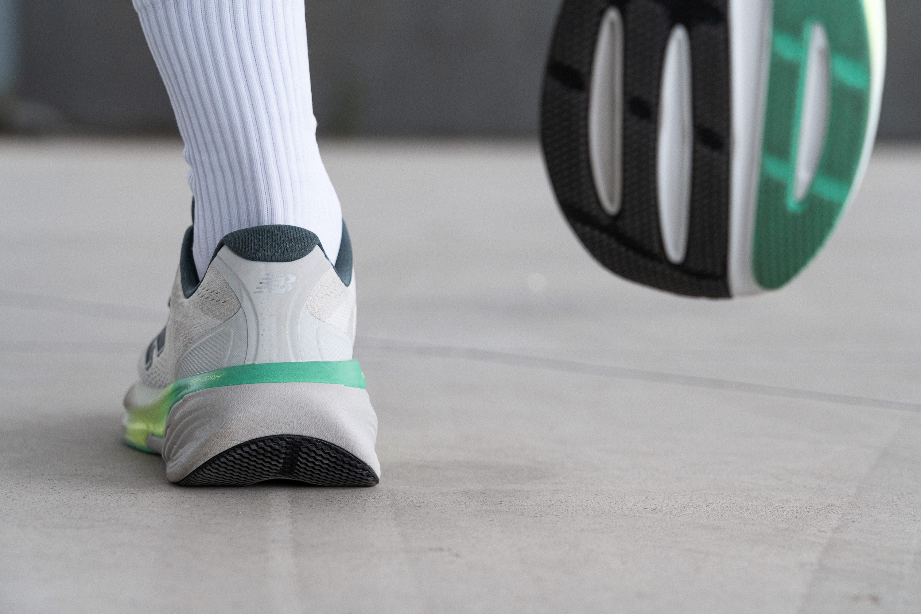 New Balance Fresh Foam X 860 v15 Heel tab