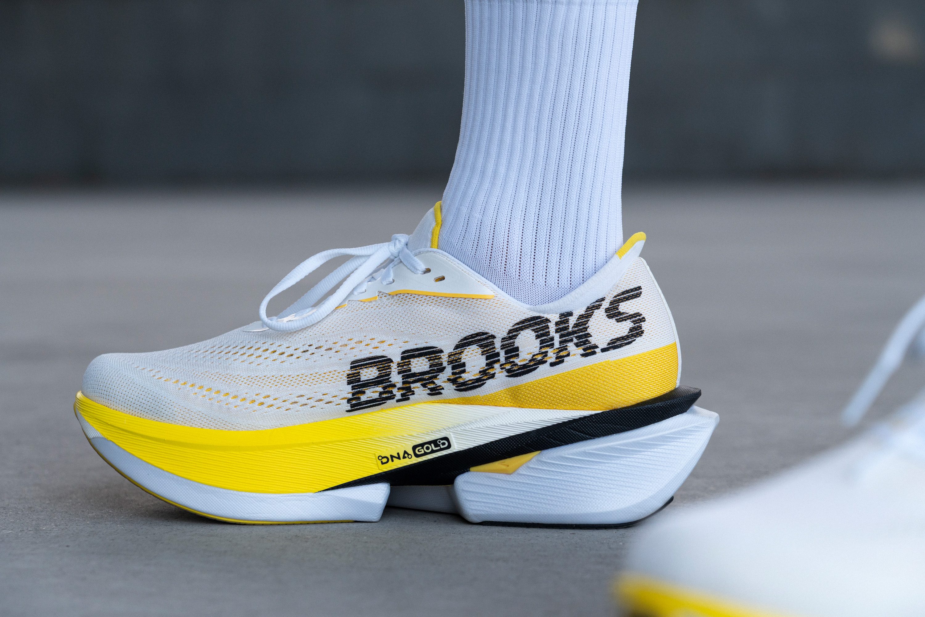 Brooks Hyperion Max 4 side