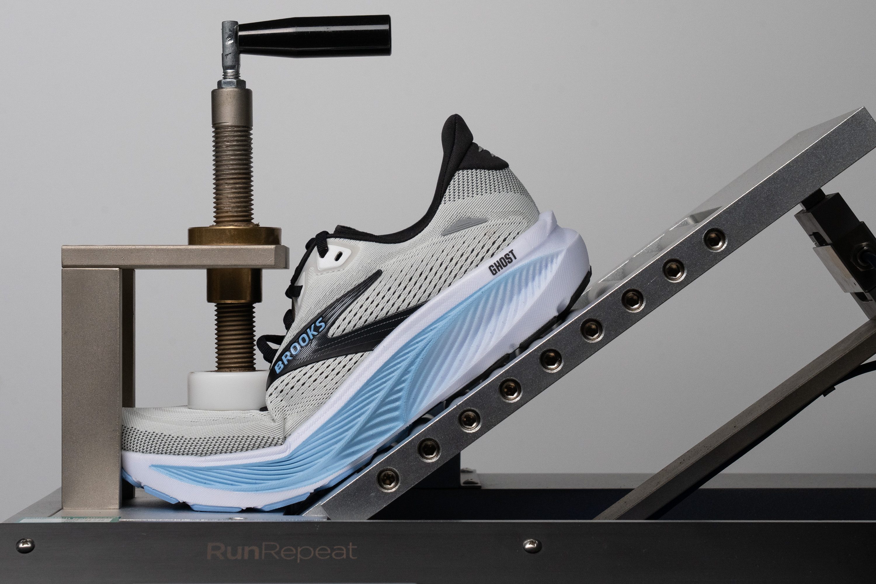 Brooks Ghost 18 Flexibility / Stiffness