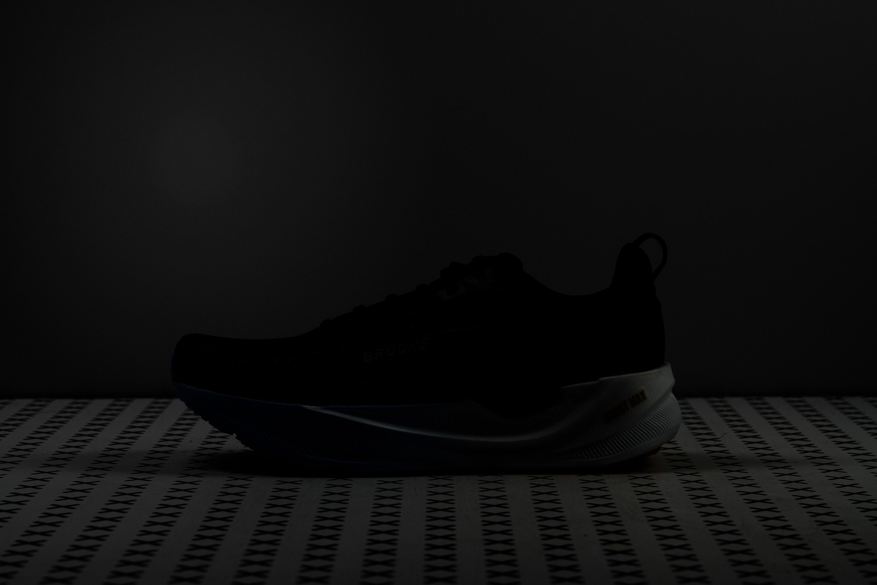 Brooks Ghost Max 4 Reflective elements