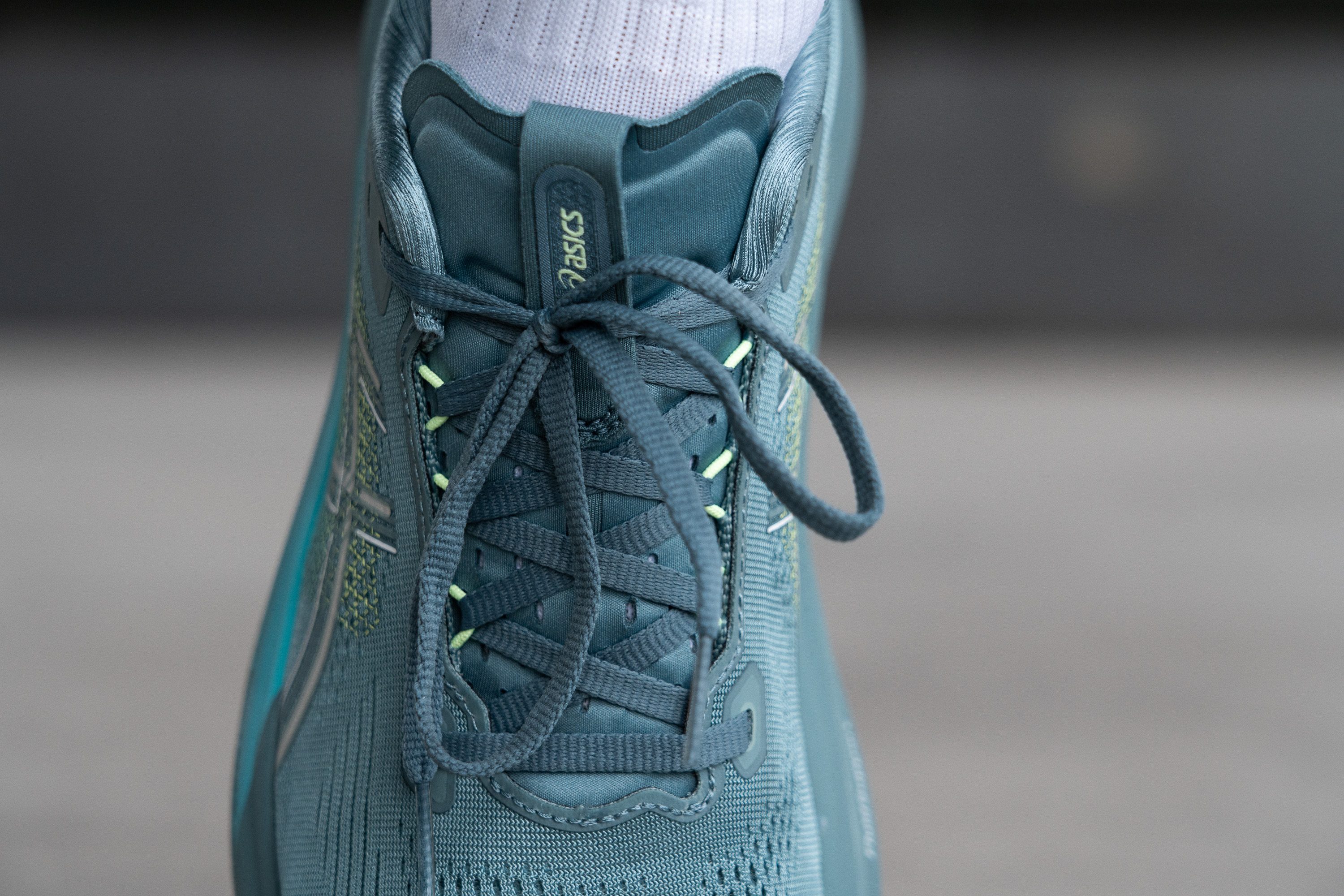 ASICS Gel Kayano 33 tongue