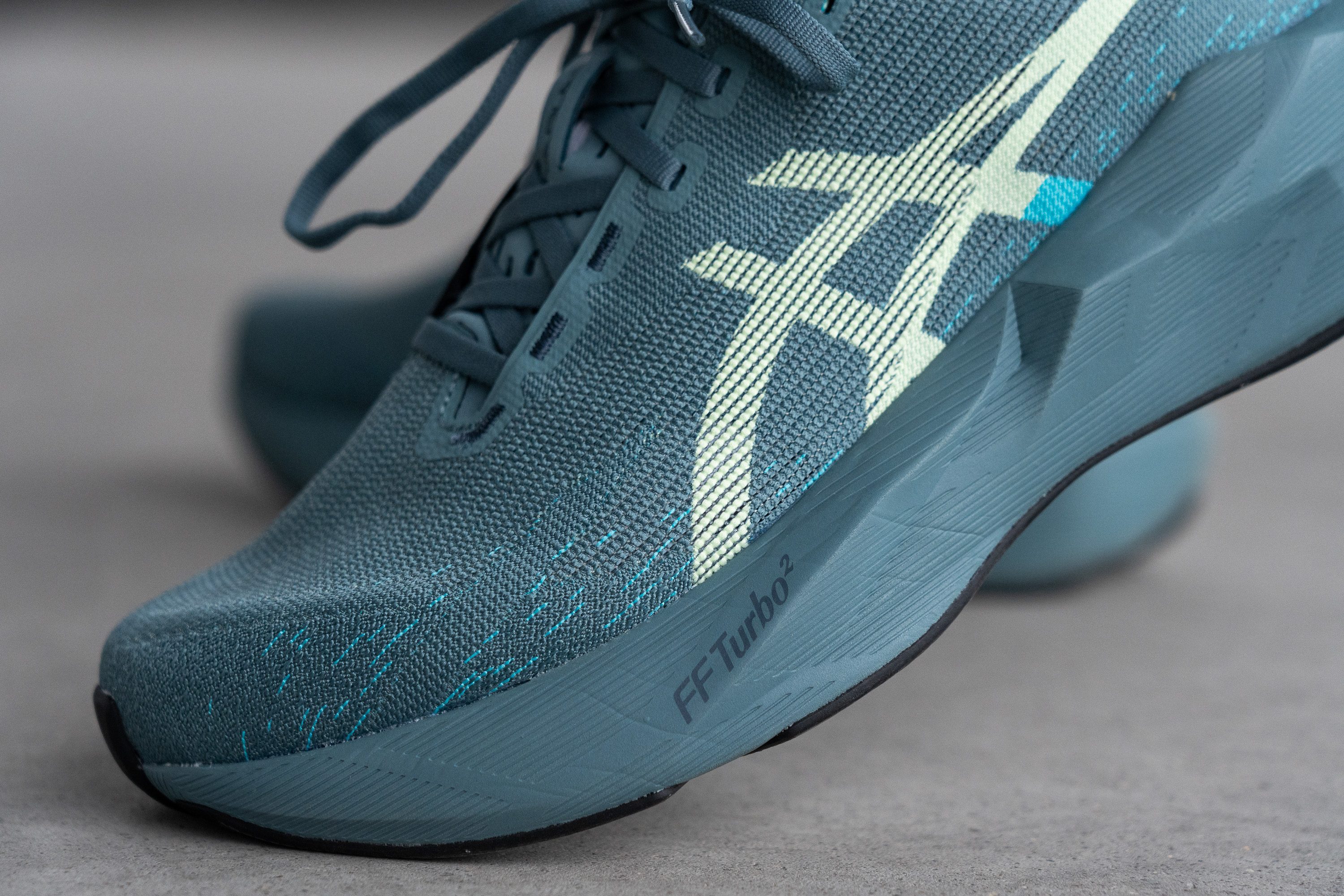 ASICS Novablast 6 FF Turbo2 side