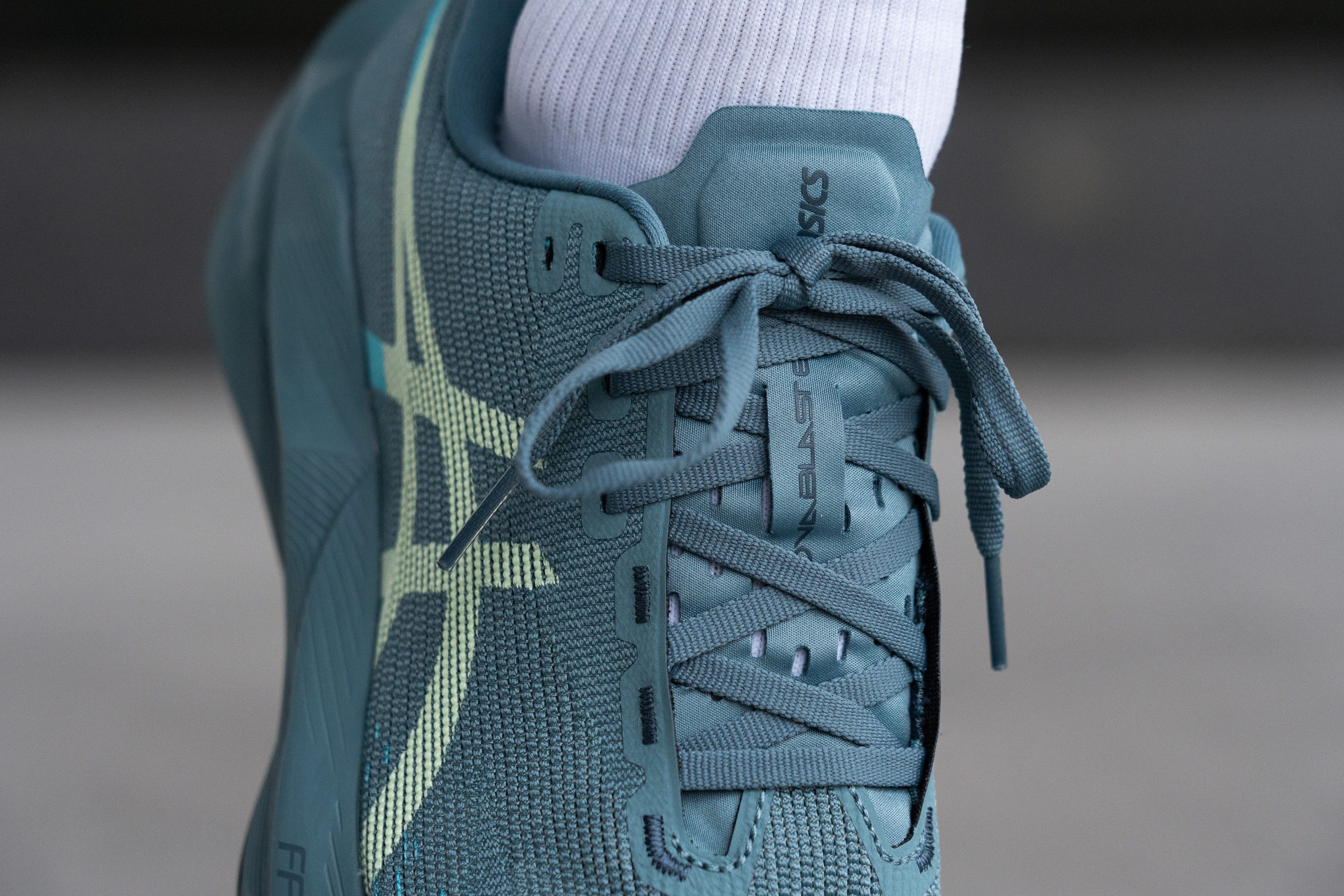 ASICS Novablast 6 tongue