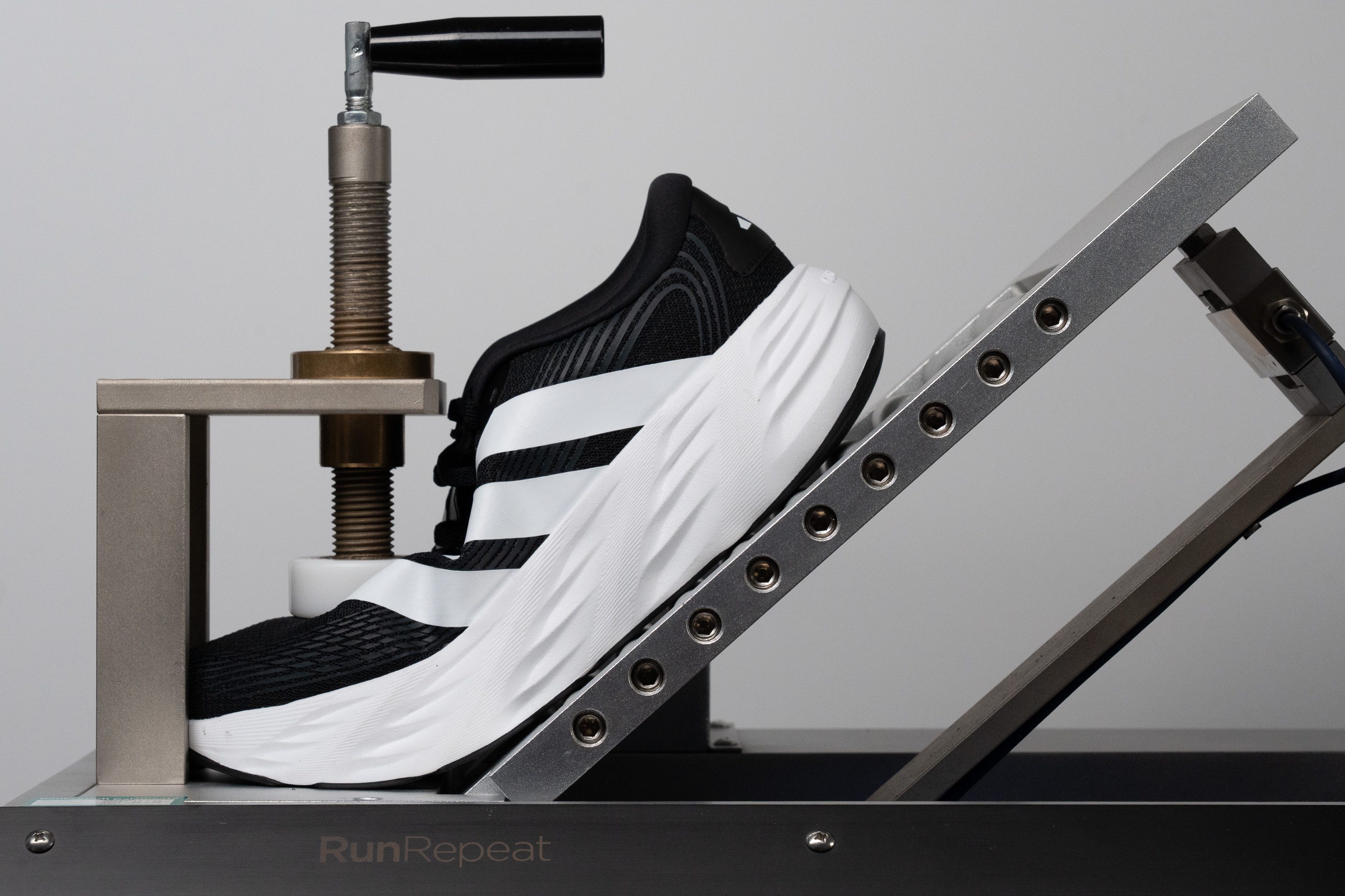 adidas Galaxy 8 Flexibility / Stiffness