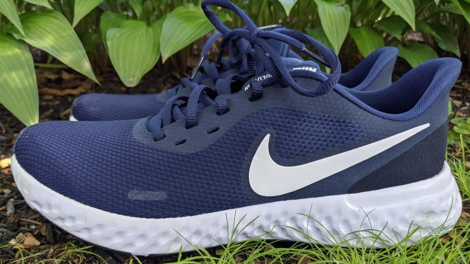 Nike Revolution 5 - Review 2021 - Facts, Deals ($45) | RunRepeat