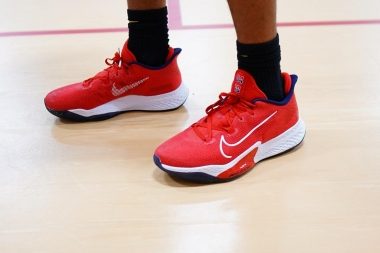 lightest low top basketball shoes