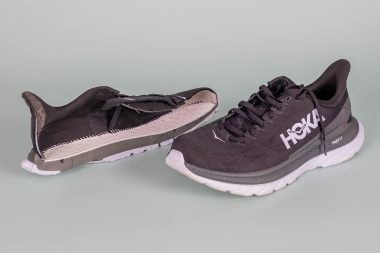 hoka claro Mach 4