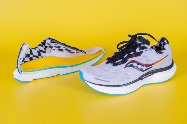 AspennigeriaShops  Cut in half: zapatillas de running Saucony