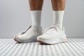 zapatillas de running Saucony constitución ligera blancas más de 100