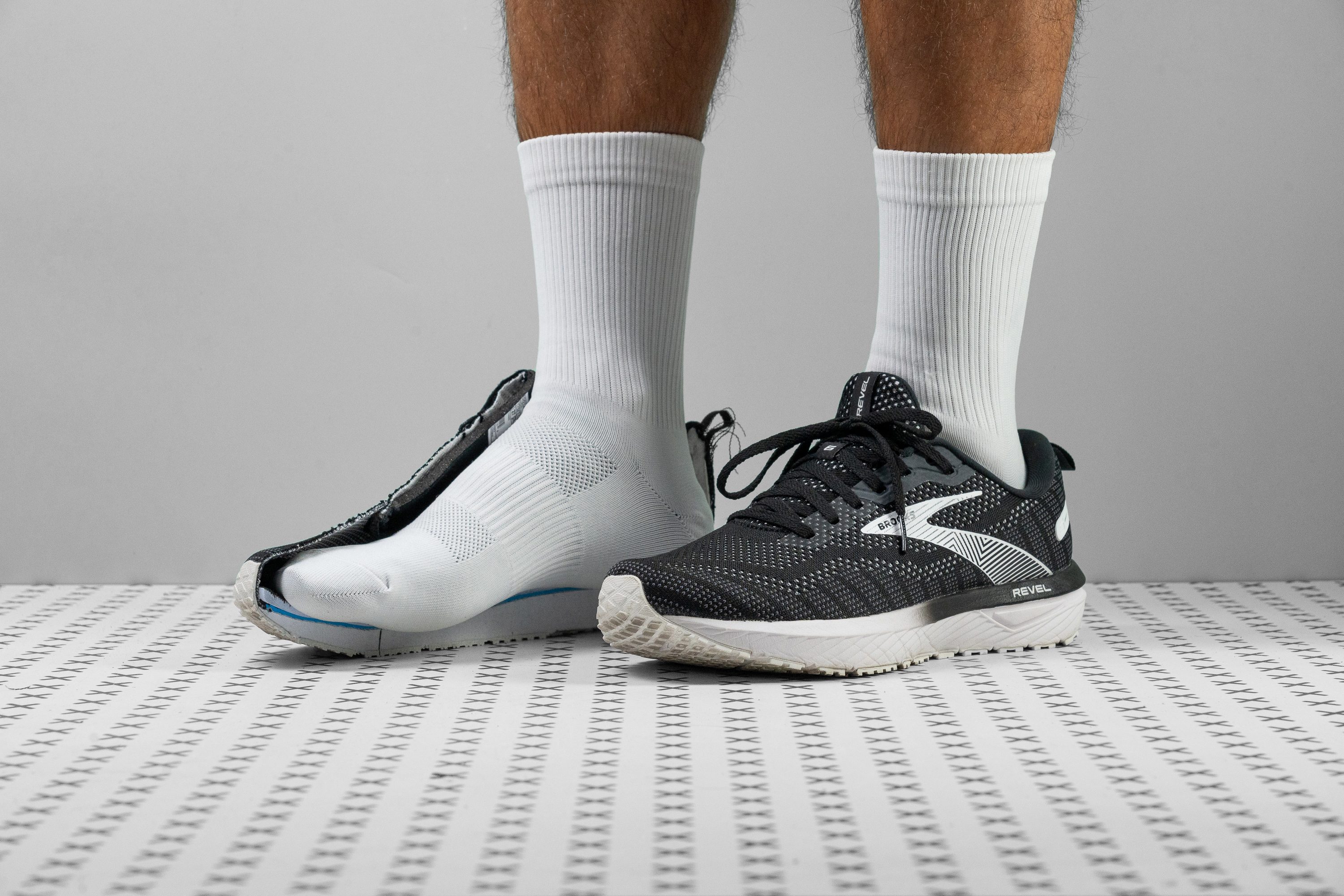 Brooks Revel 6 Road-Running Shoes - Men's