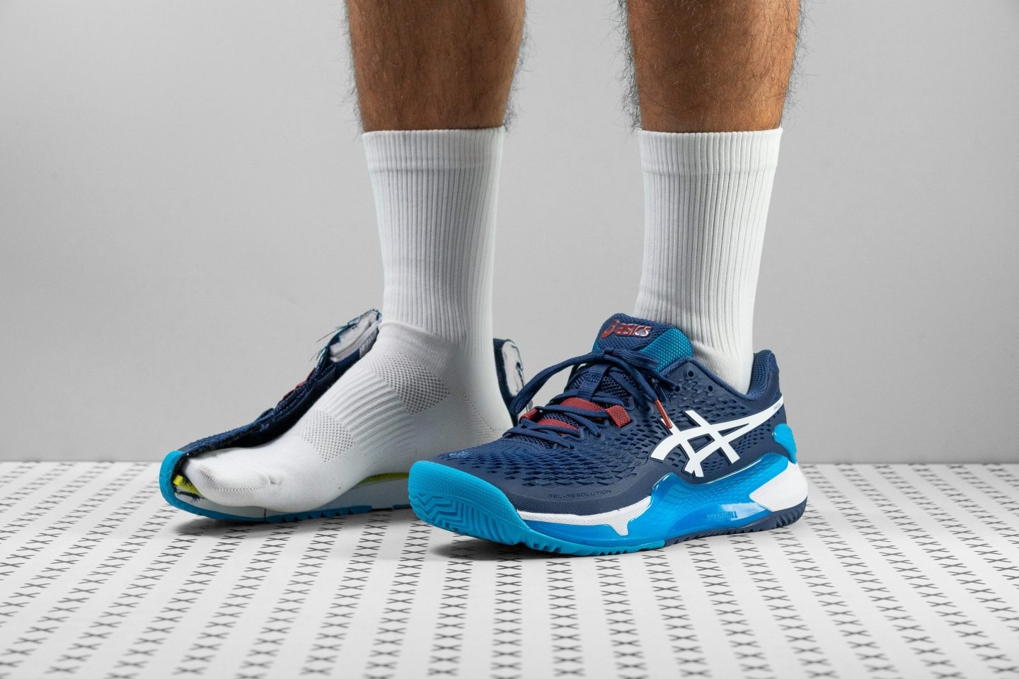 Cut in half: ASICS Gel Resolution 9 Review (2023) | RunRepeat