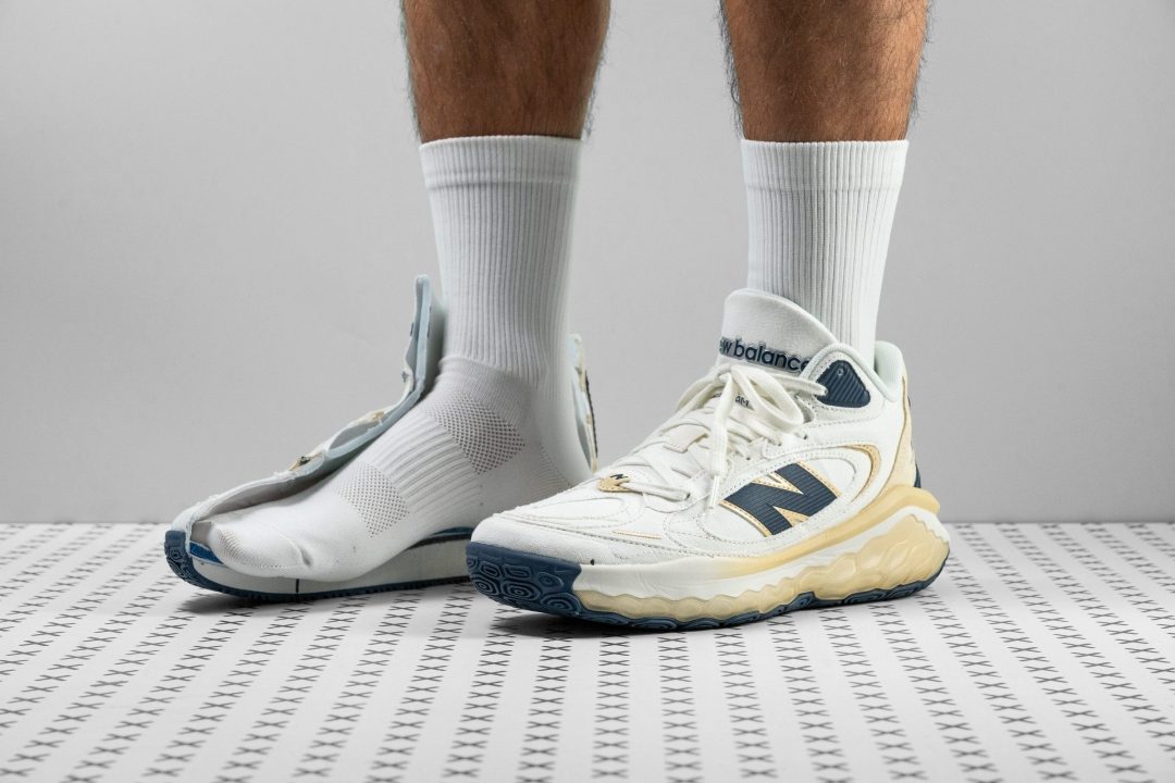 white new balance basketball shoes