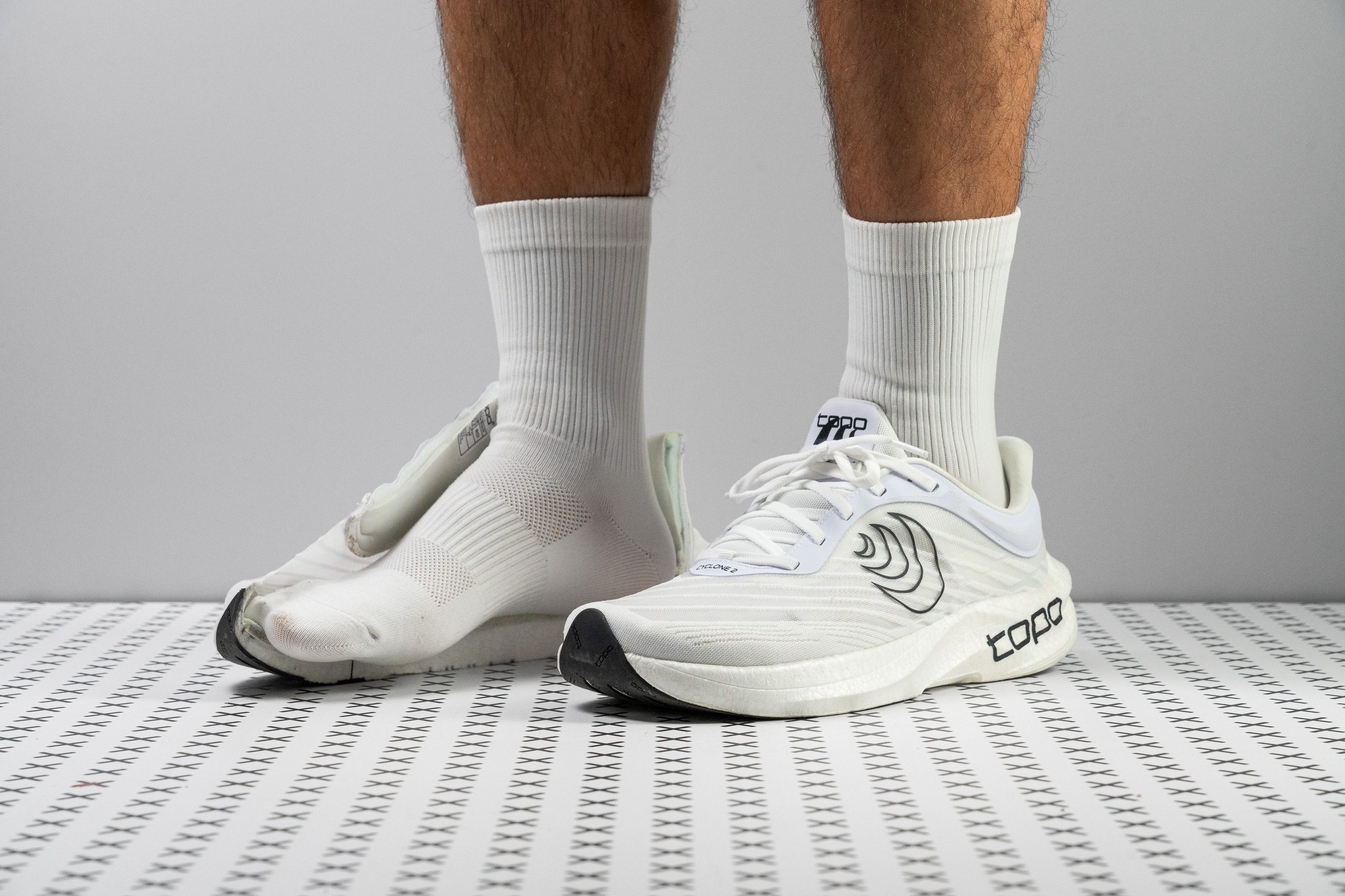 Topo Athletic Men's Cyclone 2 Running Shoes - Lightweight Speed Trainers For Road Running