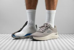 Neu Nike Air Max Genome 720 Sneaker weiß Gr 38 Damen Kinder Schuhe Jordan