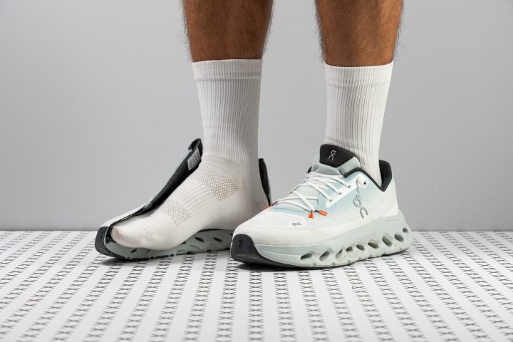 on CLOUDTILT 2.0 スニーカー On Cloudtilt Men's – The Shop at Equinox