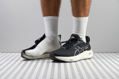 Black asics overpronation hotsell