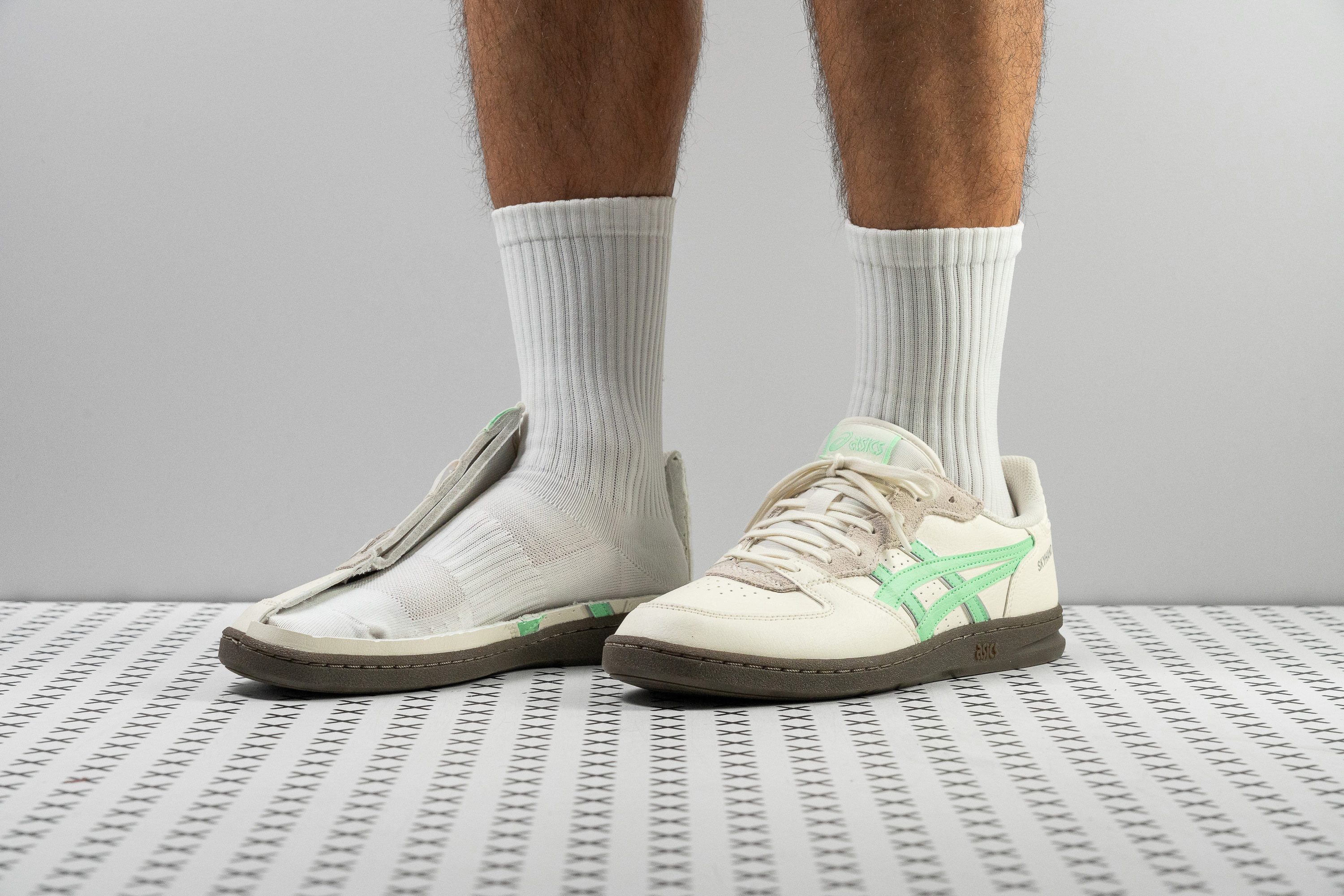 ASICS Skyhand OG