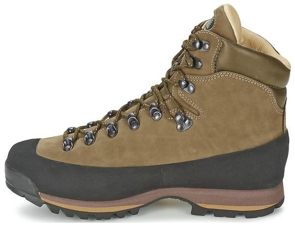 hiking boots wide toe box