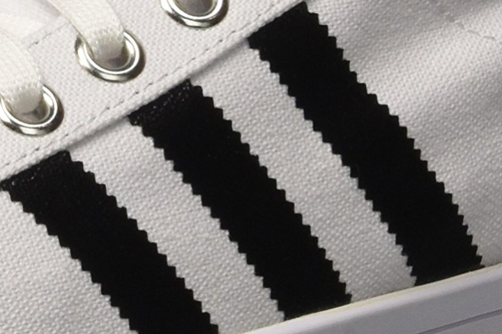 Adidas Court Vantage sneakers |
