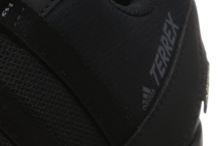 Adidas Terrex AX2R GTX logo