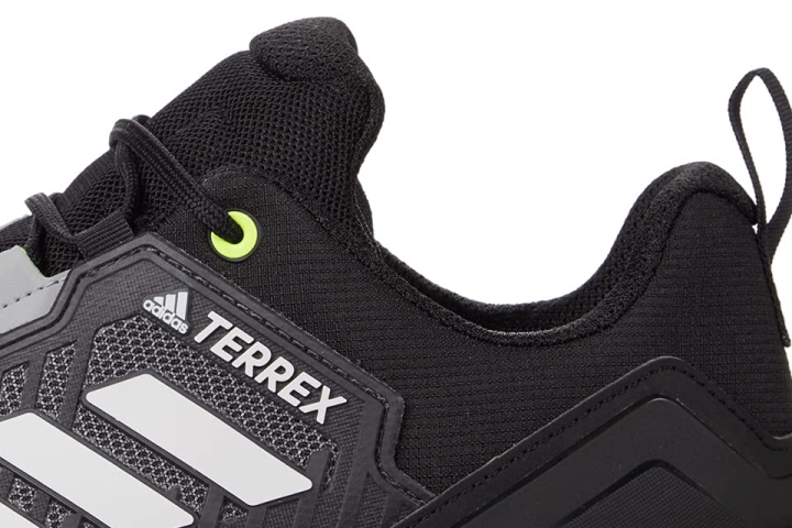 Adidas Terrex Swift R3 Eye-catching design with a glove-like fit
