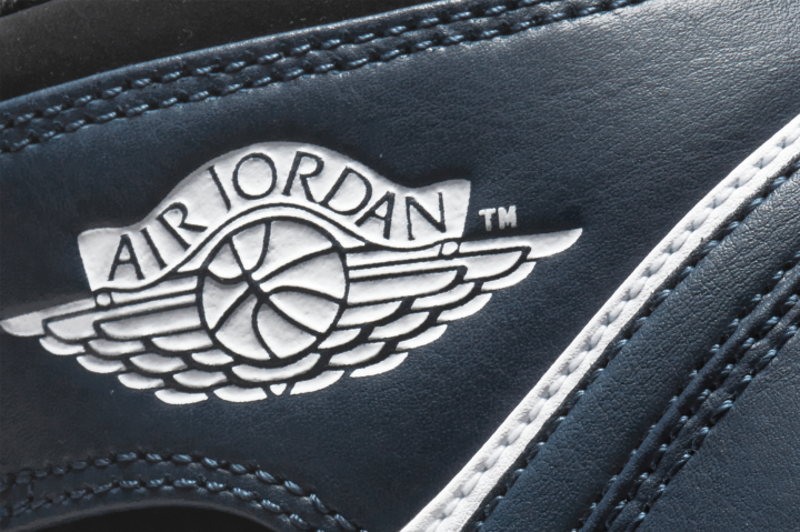 Air Jordan 1 Mid air jordan logo