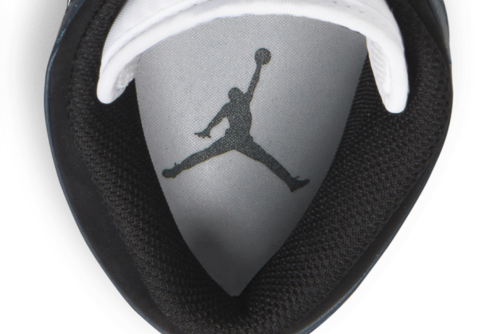 Air Jordan 1 Mid top view collar other side