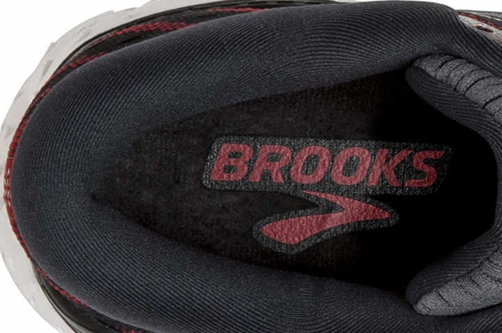 Brooks Transcend 6 collar