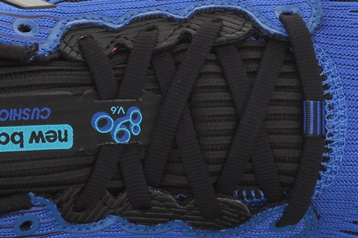 New Balance 890 v6 laces
