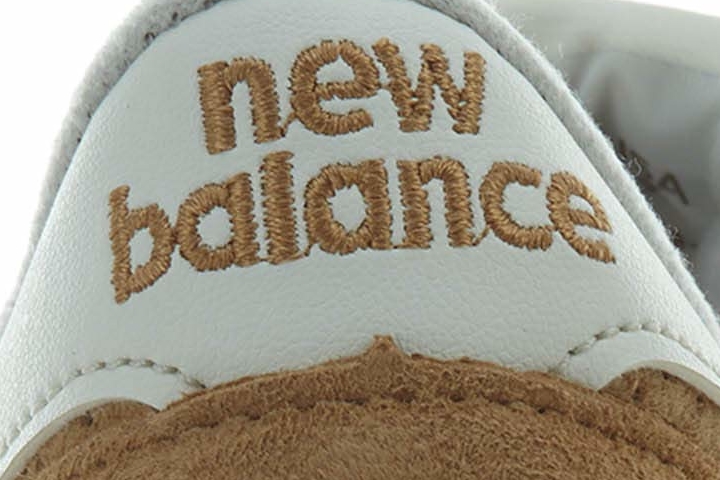 New Balance 990 heel label