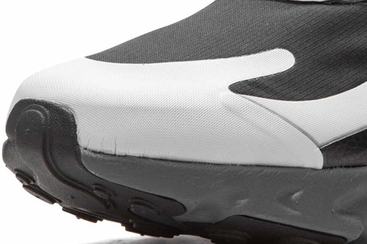 Nike Air Max 270 React Winter toe box
