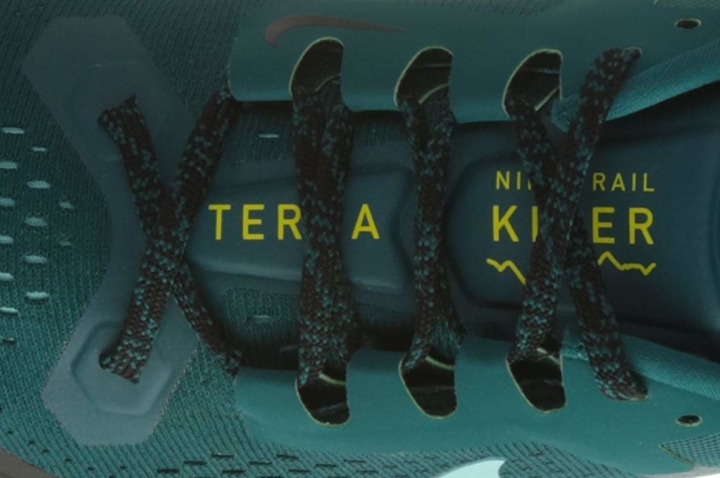 Nike Air Zoom Terra Kiger 5 lacing