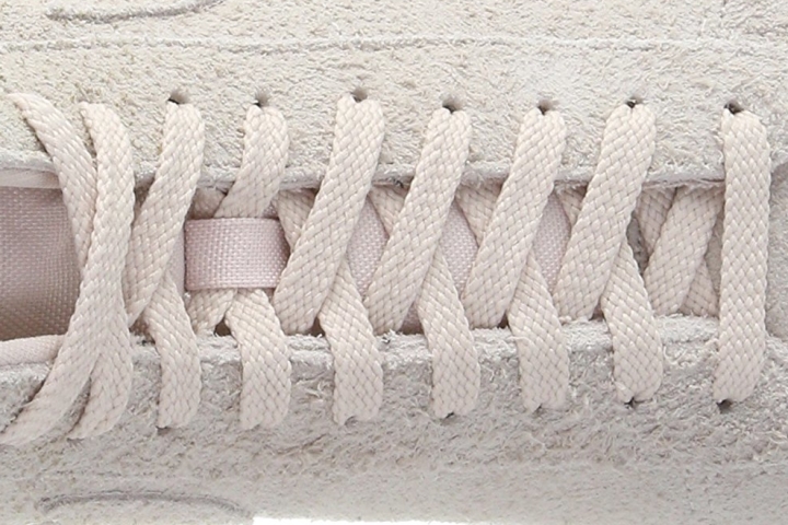 Nike Blazer Mid laces