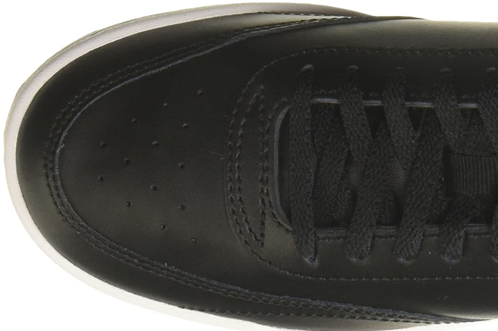 Nike dunk by you, im just going to paint the toe box white to give it that  Chicago color blocking. The quality on the lows are buttery compair to the  high (at