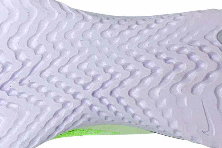 Nike Epic Phantom React Flyknit durable cushion