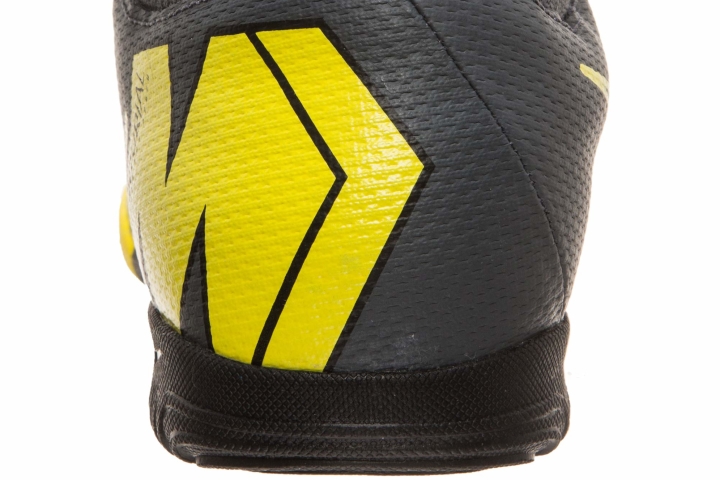 Nike SuperflyX 6 Academy Indoor heel