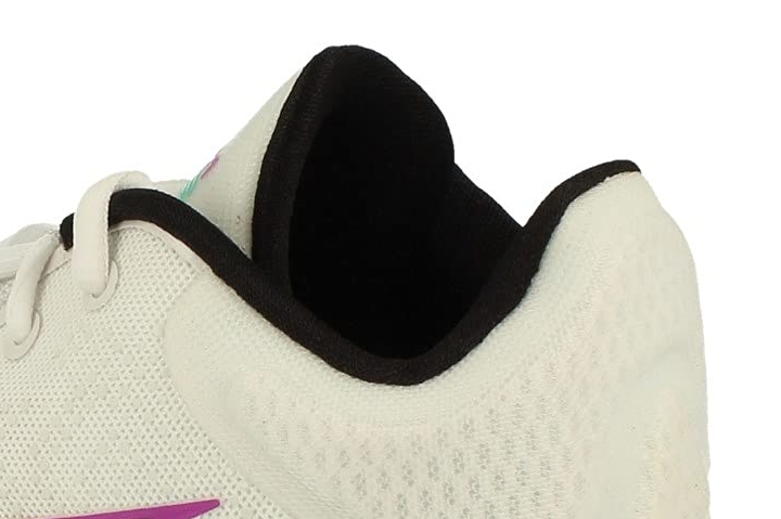 Nike Zoom Rize 2 collar and tongue