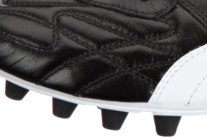 Puma King Top di Firm Ground outsole fore