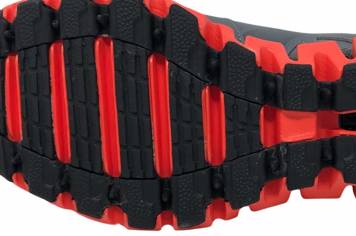Reebok Zigwild Trail 6.0 Protects the foot from impact