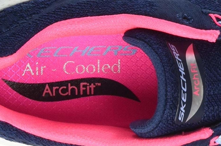 Skechers Arch Fit - Comfy Wave label