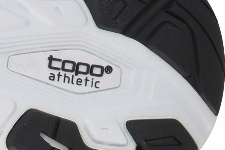 Topo Athletic Magnifly 3 heel blue