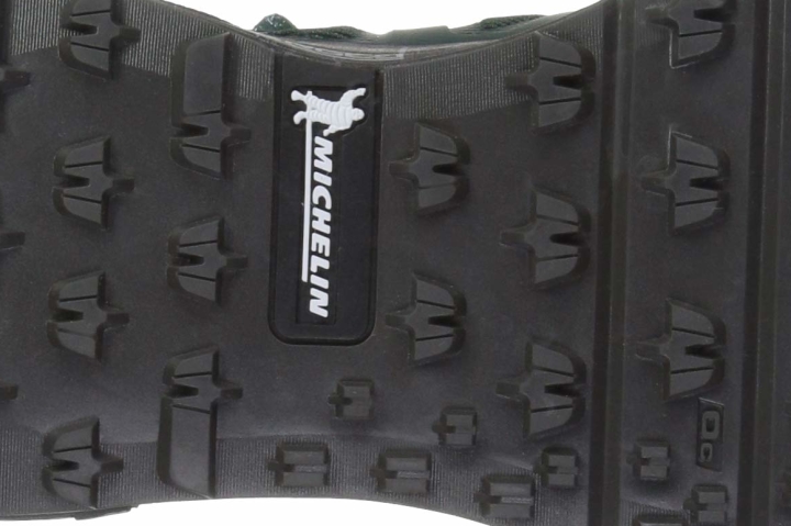 Under Armour Verge 2.0 Mid GTX outsole
