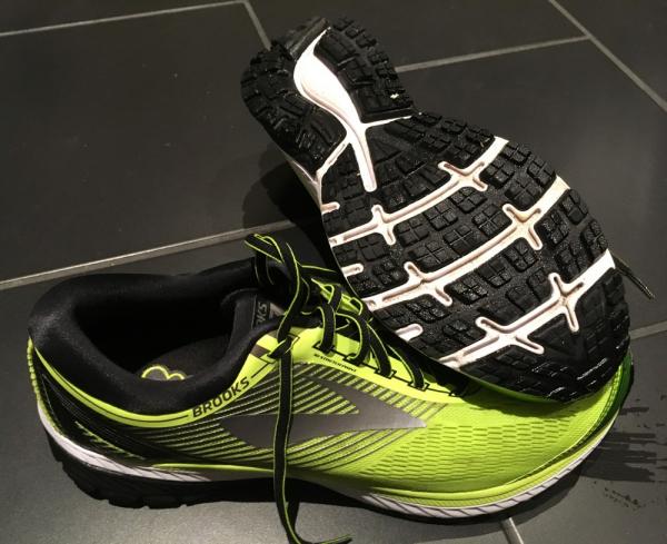 brooks shoes ghost 10